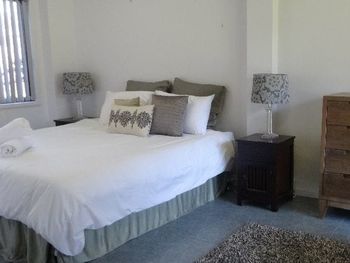Lakeside Getaway - Gold Coast 4U 6