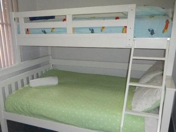 Lakeside Getaway - Gold Coast 4U 5