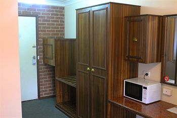 Colonial Motor Inn Lithgow - Gold Coast 4U 6
