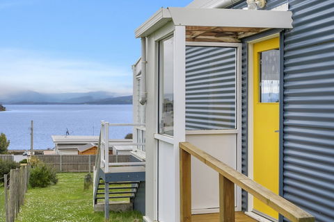 Blue Cottage Bruny Island - Gold Coast 4U 0