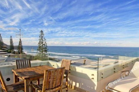 R & W Noosa Holidays 19 The Esplanade - Gold Coast 4U 6