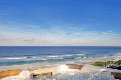 R & W Noosa Holidays 19 The Esplanade - Gold Coast 4U 2