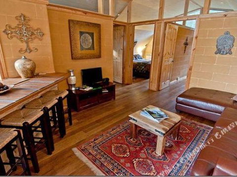 Bruny Island Accommodation 43 Degrees Beachside Studio Spa Apartments (1) - Accommodation Gold Coast 2