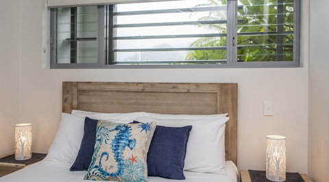 Magnetic Blue Waterfront Apartments - 1 Gold Coast 3