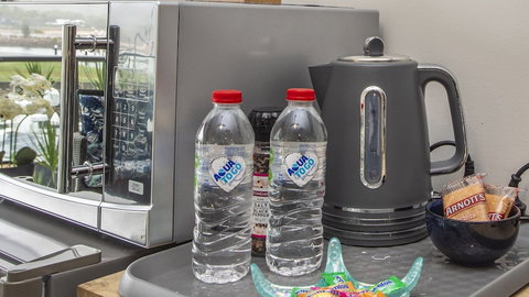 Magnetic Blue Waterfront Apartments - 1 Gold Coast 5