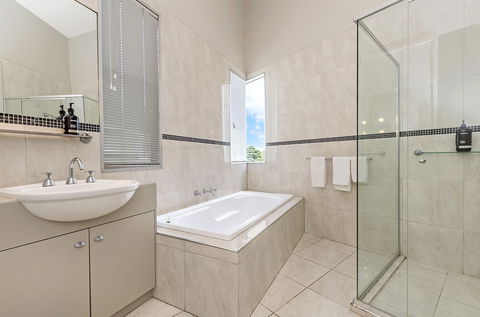 Shemara - Accommodation Gold Coast 5