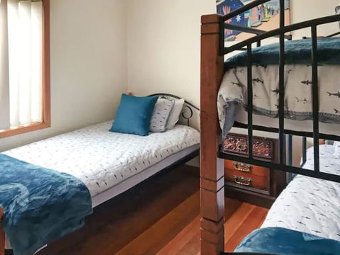 Home Near Shops & Beach - Accommodation Gold Coast 0