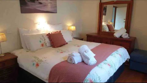 Home Near Shops & Beach - Accommodation Gold Coast 1