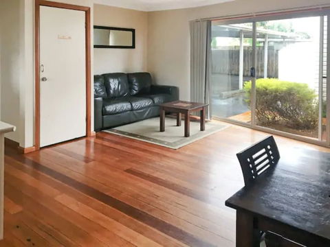 Home Near Shops & Beach - Accommodation Gold Coast 4