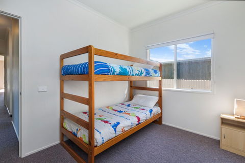 Julieanne - Accommodation Gold Coast 5