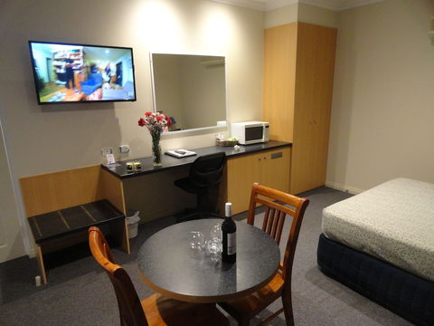 Victoria Lodge Motor Inn And Apartments - Gold Coast 4U 1