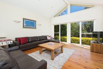 SYDNEY FAMILY HOME WITH POOL H344 - Accommodation Gold Coast 6