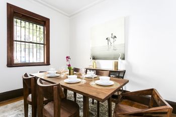 Spacious 3 Bedroom Minutes To CBD - Gold Coast 4U 3