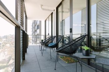 Super Spacious City View Apartments - Accommodation Gold Coast 3