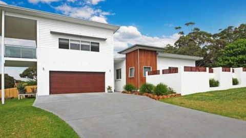 THE WHITE HOUSE - Accommodation Gold Coast 0