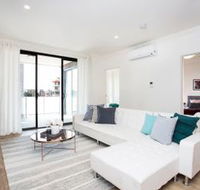 Designer Executive Apartment  Parking near Train - Accommodation Gold Coast