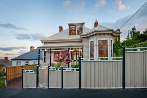 Library House - Accommodation Gold Coast 2