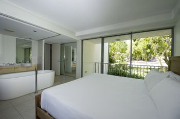Blue On Blue Apartment 811 - Accommodation Gold Coast 0