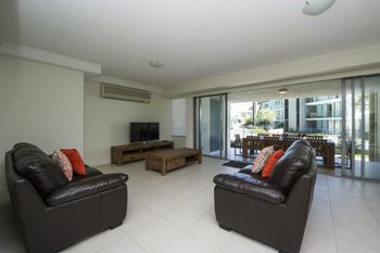 Blue On Blue Apartment 811 - Accommodation Gold Coast 4