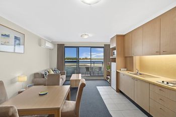 The Oak Room 106 - Accommodation Gold Coast 6