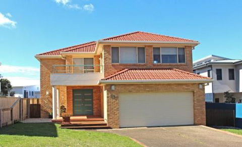 DAY DREAMING On DONLAN - Accommodation Gold Coast 0
