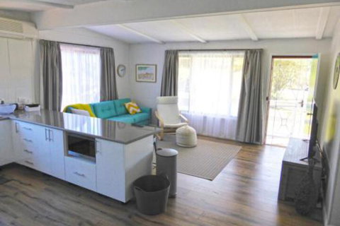 The Relax Shack At Culburra Beach Sleeps 7 - 1 Gold Coast 3