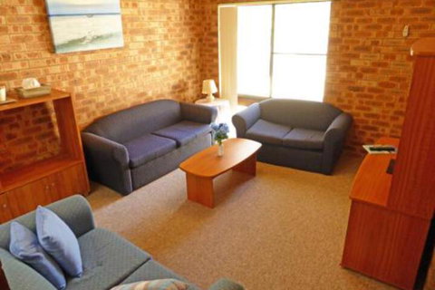 Dolphins Delight At Culburra Beach - 1 Gold Coast 6