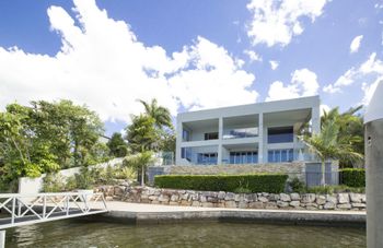 Gold Coast Luxury Waterfront House - Accommodation Gold Coast 0