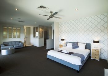 Gold Coast Luxury Waterfront House - Accommodation Gold Coast 5