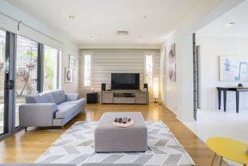 Gold Coast Luxury Waterfront House - Accommodation Gold Coast 2