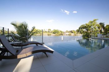 Gold Coast Luxury Waterfront House - Accommodation Gold Coast 4