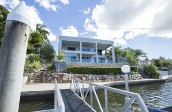 Gold Coast Luxury Waterfront House - Accommodation Gold Coast 6