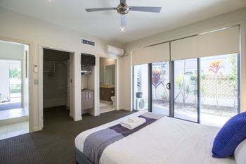 Gold Coast Luxury Waterfront House - Accommodation Gold Coast 3