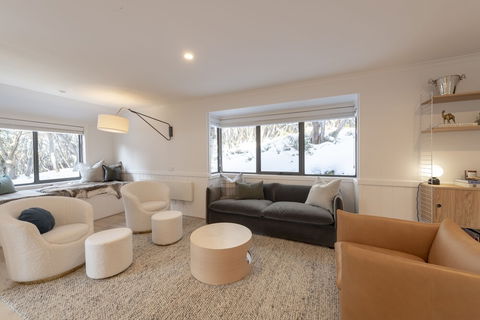 Discobulous 7 - Accommodation Gold Coast 6
