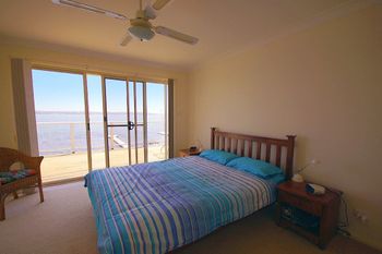 Luxury Waterfront House - Gold Coast 4U 4