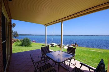 Luxury Waterfront House - Gold Coast 4U 6