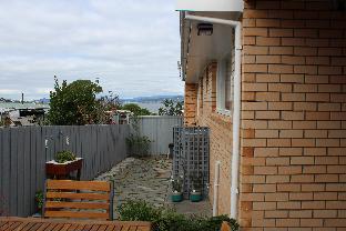 Newly Renovated Unit Waters Edge - Gold Coast 4U 2