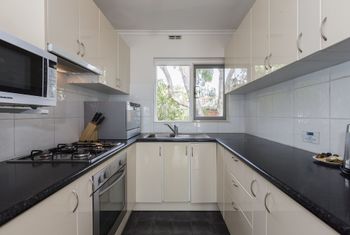 Claremont Apartment Number 6 - 1 Gold Coast 3