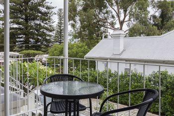 Claremont Apartment Number 6 - 1 Gold Coast 1