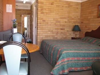 Dragon & Phoenix Motel - Accommodation Gold Coast 2