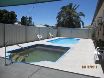Dragon & Phoenix Motel - Accommodation Gold Coast 1