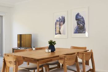 Spacious & Bright 1 Bedroom Apartment - Accommodation Gold Coast 4
