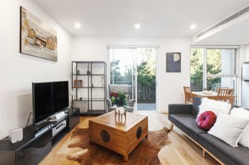 Iris Apartments By Ready Set Host - Accommodation Gold Coast 2