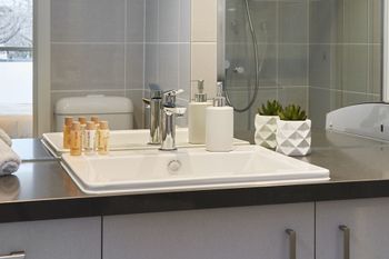 Bright & Updated 1 Bedroom Apartment - Accommodation Gold Coast 1