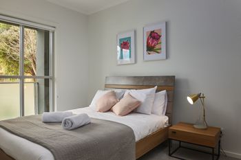Bright & Updated 1 Bedroom Apartment - Accommodation Gold Coast 5
