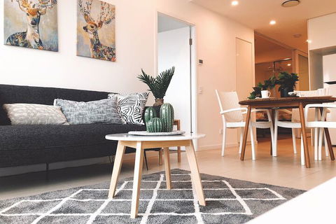 St.Tropez Apartment - Accommodation Gold Coast 5