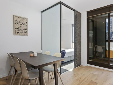 CHARLOTTE Manhatten Building Near Spencer St. & Southern Cross Station - Accommodation Gold Coast 4