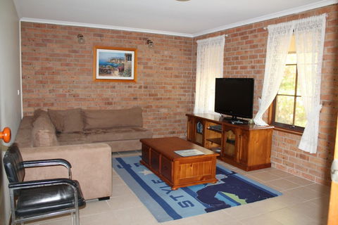 Surf Beach Family Friendly Home - Gold Coast 4U 0