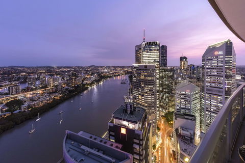 Oaks Aurora Tower - Accommodation Gold Coast 2