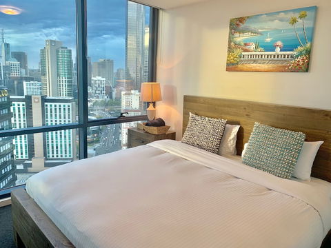 Luxury Apartment With View - Accommodation Gold Coast 4
